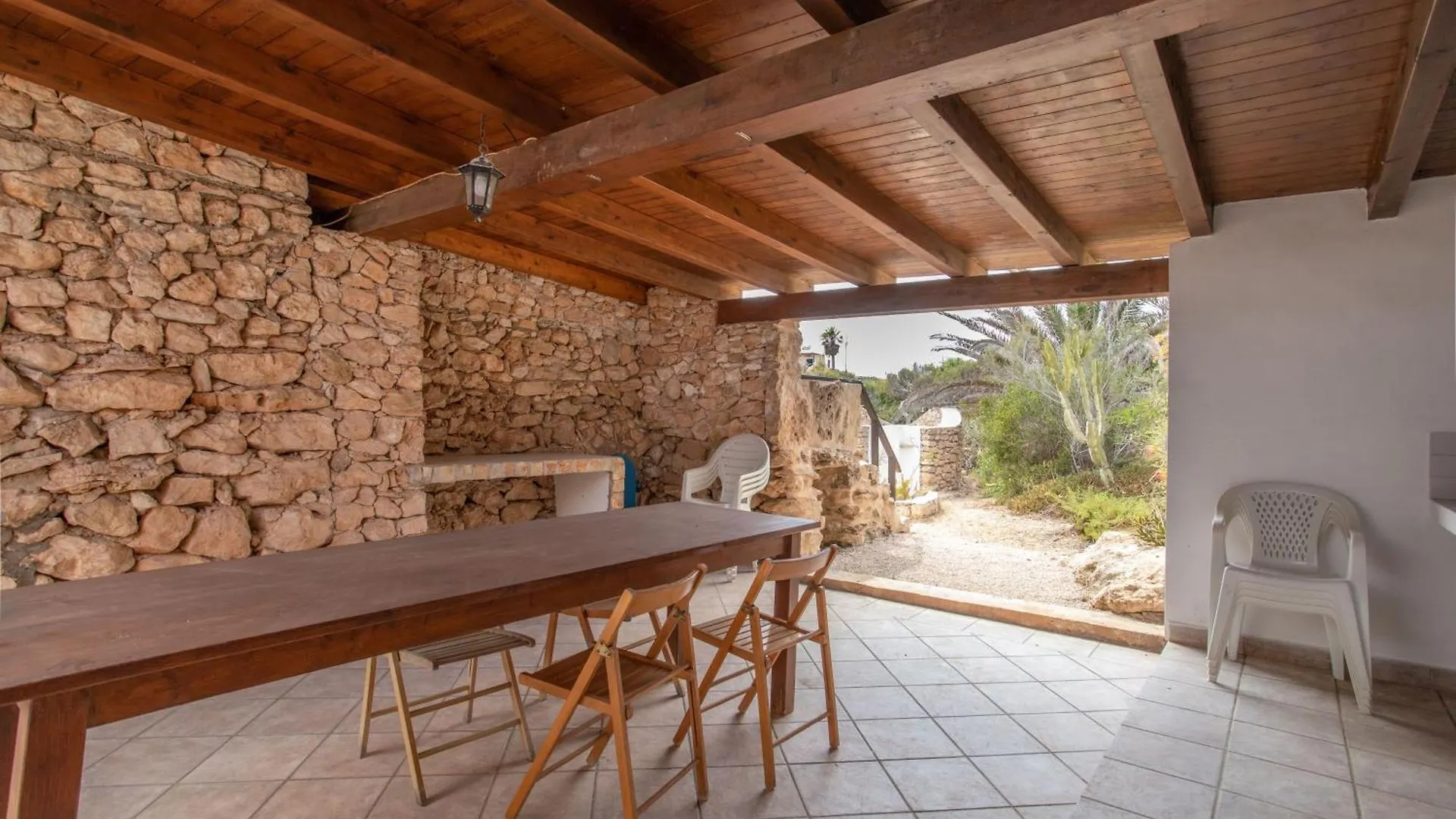 Villa Angela - Ginevra Lampedusa 0*,